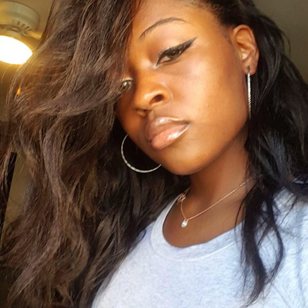 Meet your Posher, Lia